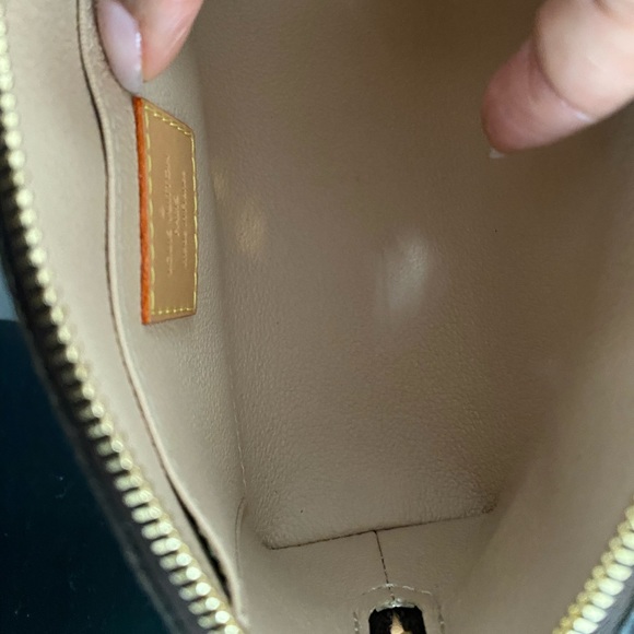 SOLD. Authentic LV cosmetic pouch from the Game on Collection! ♠️ ❤️ - Picture 2 of 10